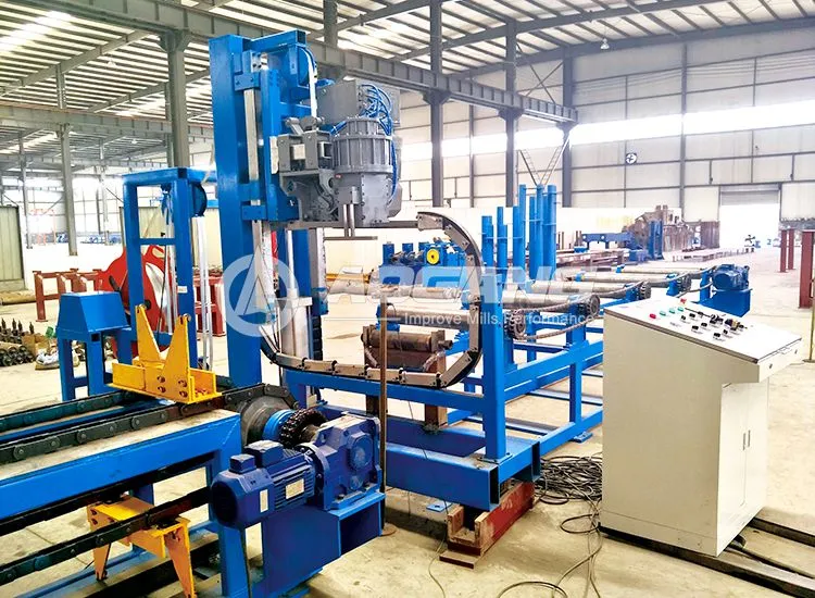 Línea de producción con máquina flejadora de tubos de acero