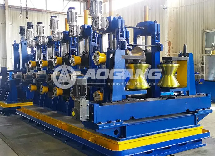 Máquina para fabricar tubos de acero