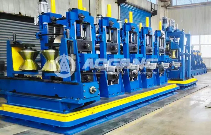 Máquina para fabricar tubos de acero automática